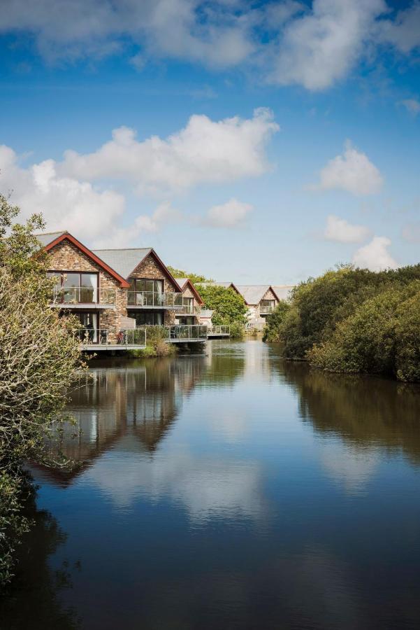 Kingfisher Hot Tub & Log Burner House On Premium Lakeside With Resort Facilities St Columb Major Exteriör bild