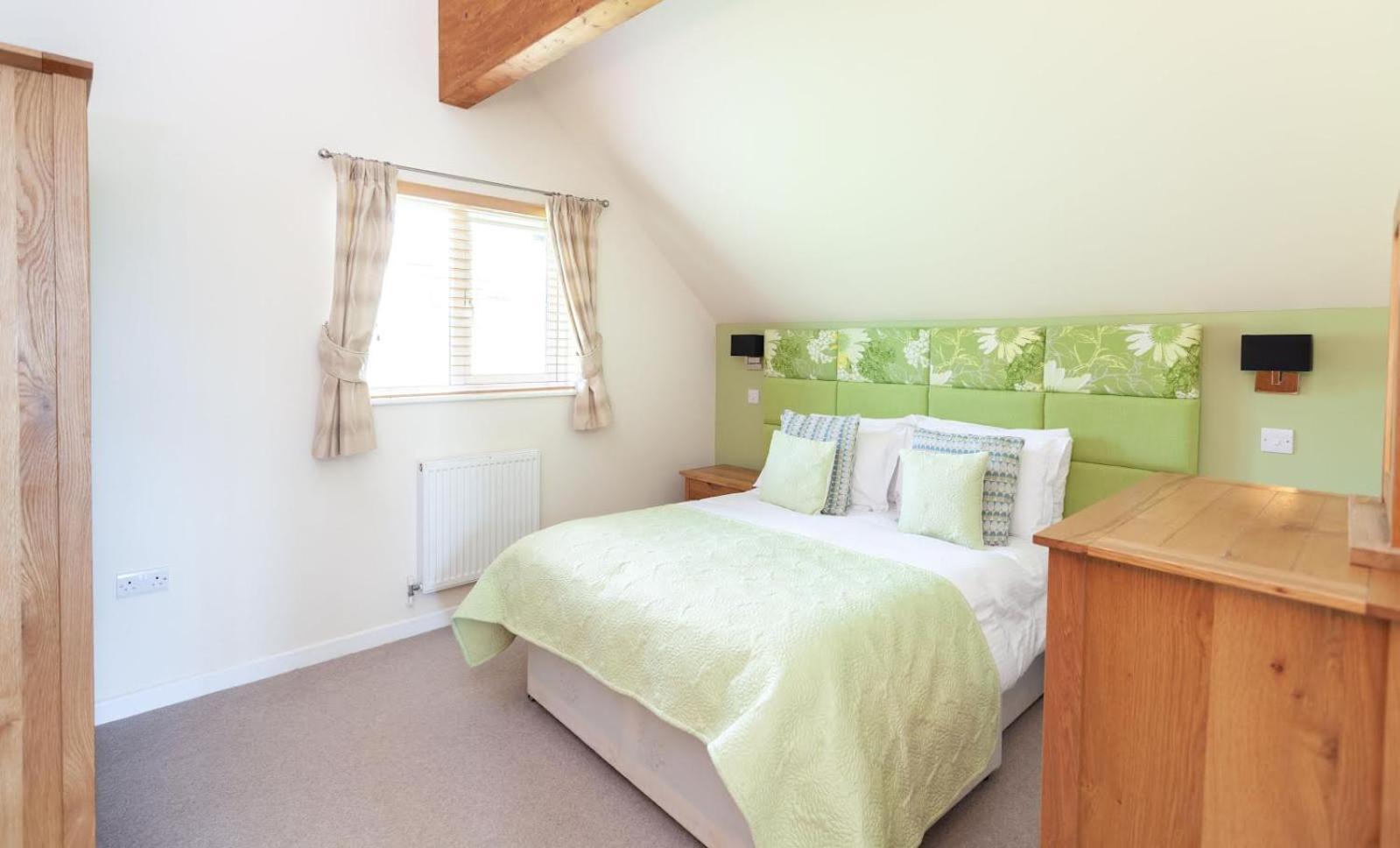 Kingfisher Hot Tub & Log Burner House On Premium Lakeside With Resort Facilities St Columb Major Exteriör bild